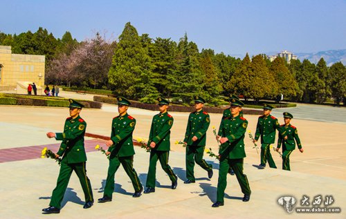 武警甘肃森林官兵祭英烈