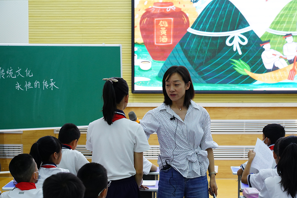 弘扬传统文化 根植家国